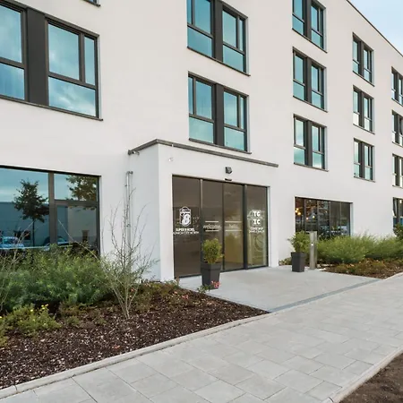 Super 8 By Wyndham Munich City North-2
